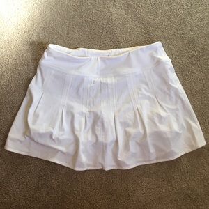 EUC Athleta white tennis skort